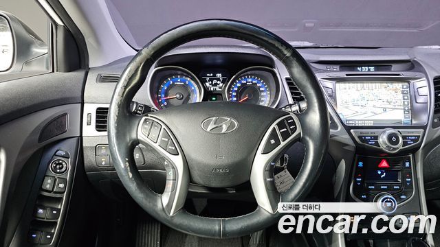 Hyundai AVANTE 2014 — photo 16