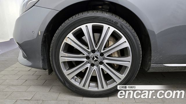 Mercedes-Benz E-Class 2020 — photo 5