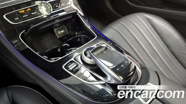 Mercedes-Benz E-Class 2020 — photo 9