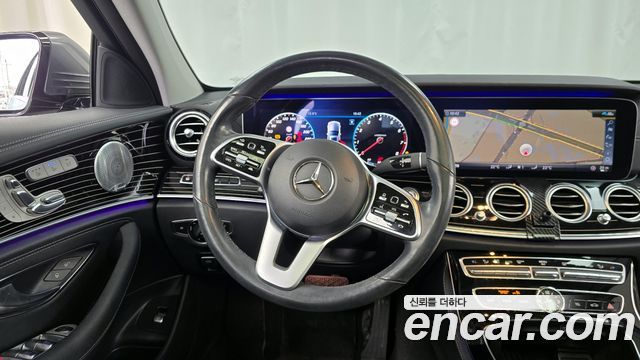 Mercedes-Benz E-Class 2020 — photo 13