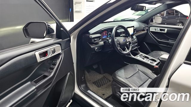 Ford Explorer 2020 — photo 10