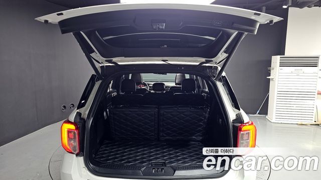 Ford Explorer 2020 — photo 20