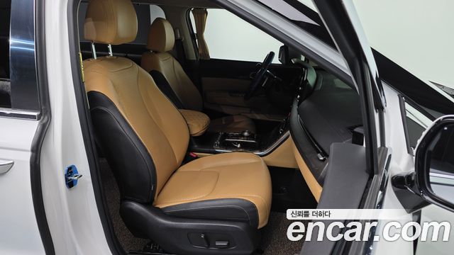 Kia Canival 2023 — photo 10