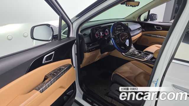Kia Canival 2023 — photo 11