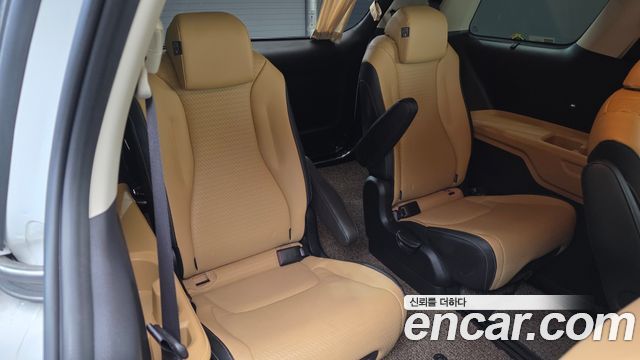 Kia Canival 2023 — photo 12