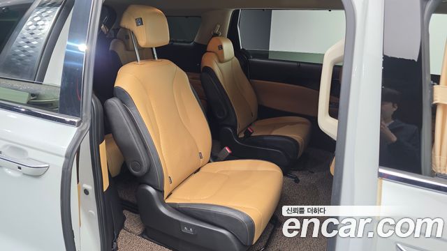Kia Canival 2023 — photo 13