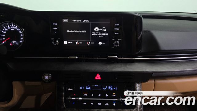 Kia Canival 2023 — photo 15