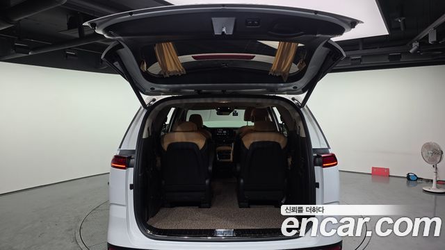 Kia Canival 2023 — photo 20