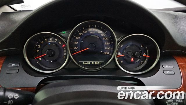 Honda Legend 2010 — photo 8