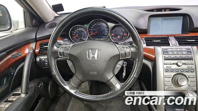Honda Legend 2010 — photo 14