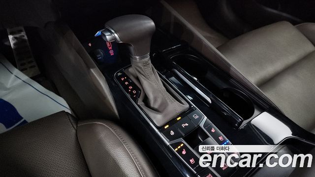 Kia K7 2019 — photo 9