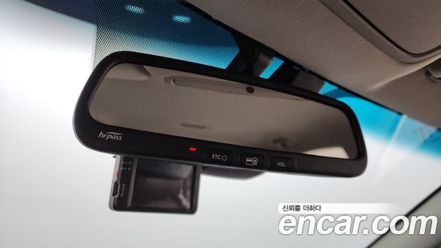 Kia K7 2019 — photo 18