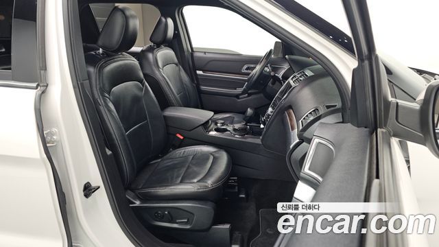 Ford Explorer 2019 — photo 11