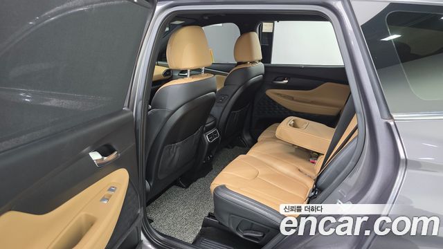Hyundai Santafe 2022 — photo 11