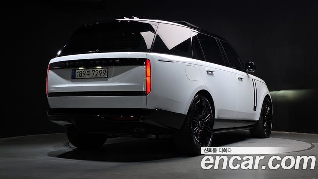 Land Rover Range Rover 2025 — photo 2
