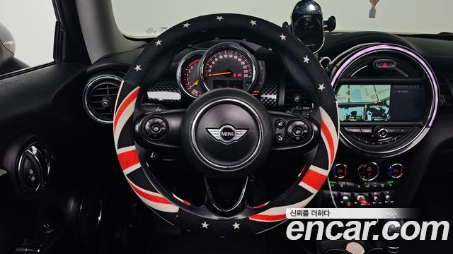 Mini Cooper 2015 — photo 13