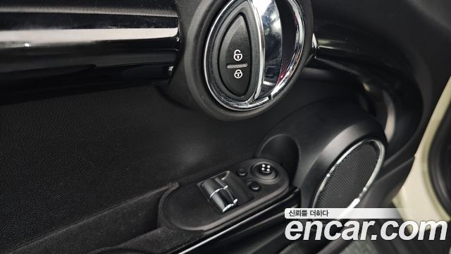 Mini Cooper 2015 — photo 19