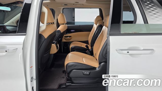 Kia Canival 2022 — photo 12