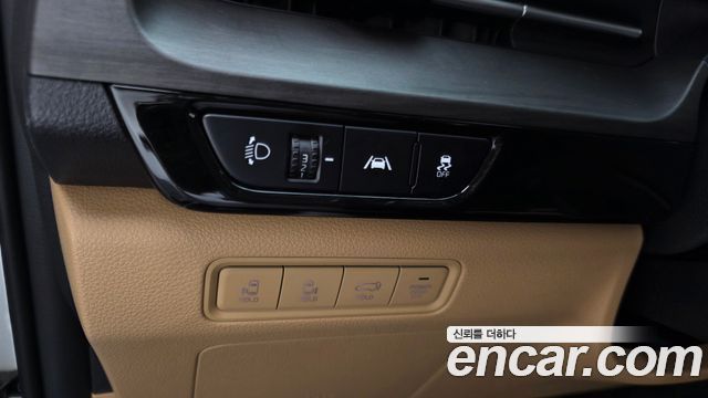 Kia Canival 2022 — photo 16