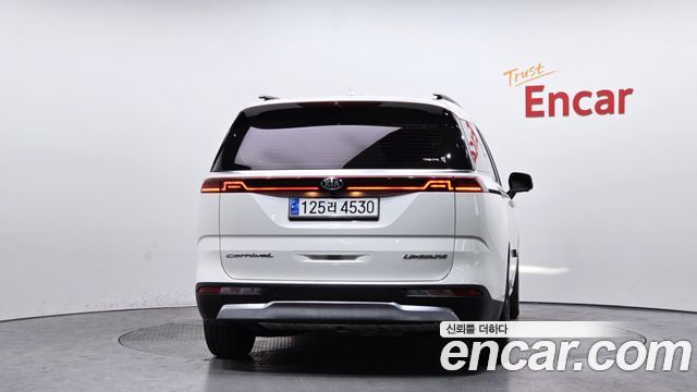 Kia Canival 2021 — photo 4