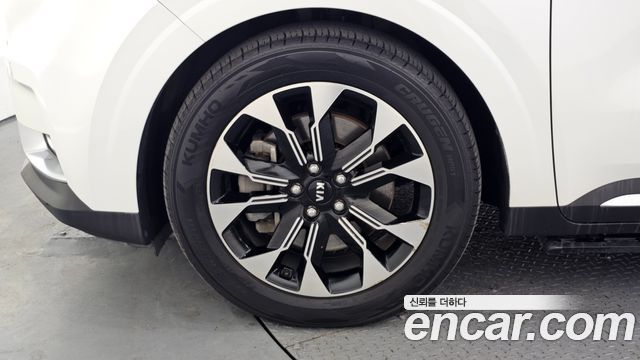 Kia Canival 2021 — photo 5