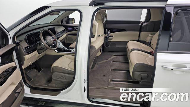 Kia Canival 2021 — photo 10