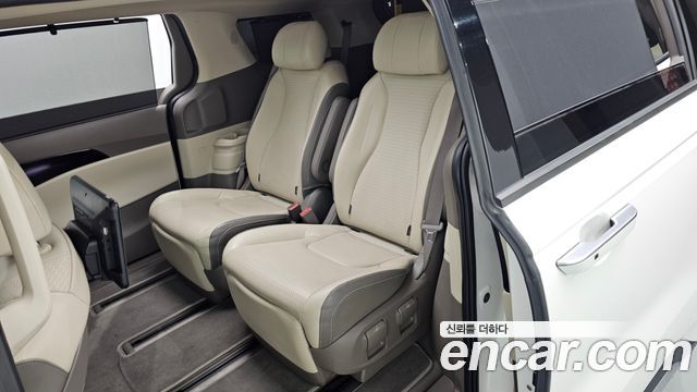 Kia Canival 2021 — photo 11