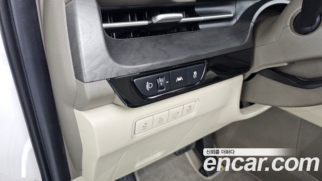 Kia Canival 2021 — photo 16