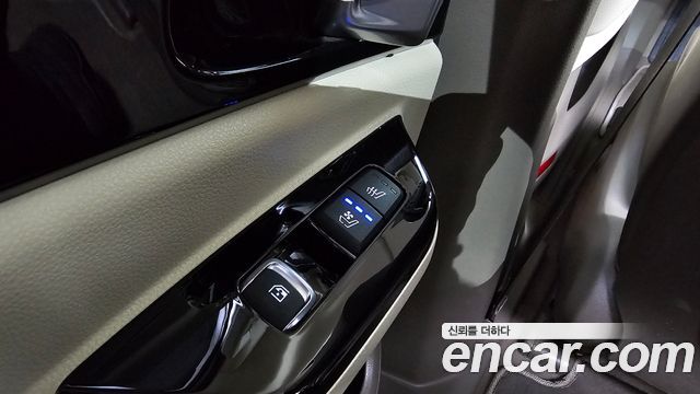 Kia Canival 2021 — photo 18
