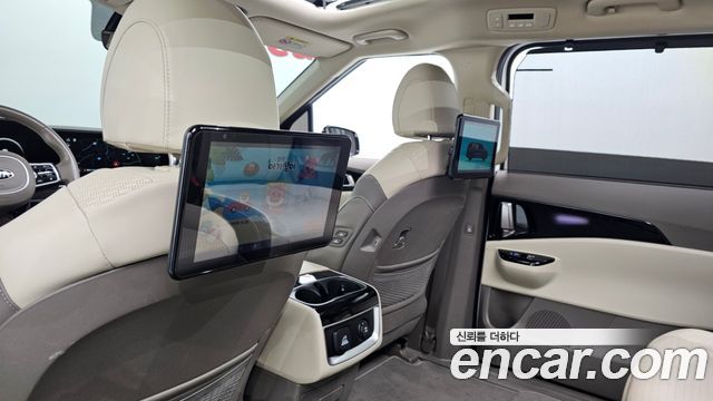 Kia Canival 2021 — photo 19