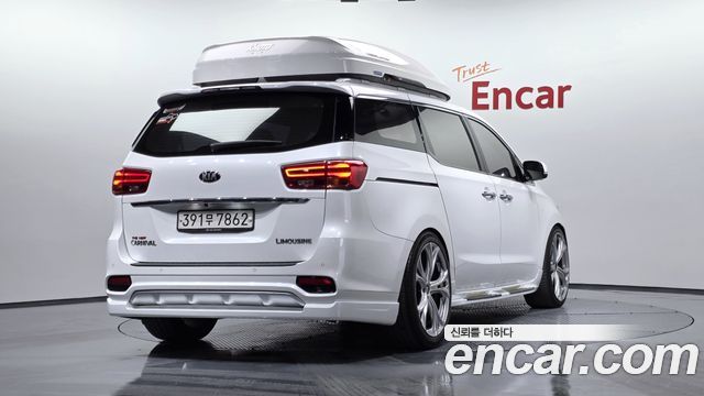 Kia Canival 2020 — photo 2