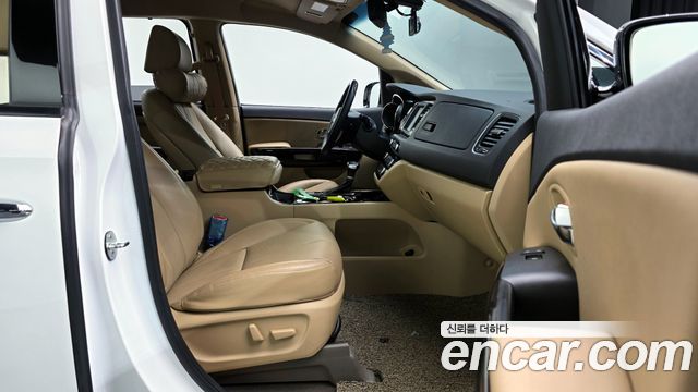 Kia Canival 2020 — photo 10