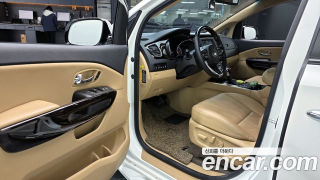 Kia Canival 2020 — photo 11