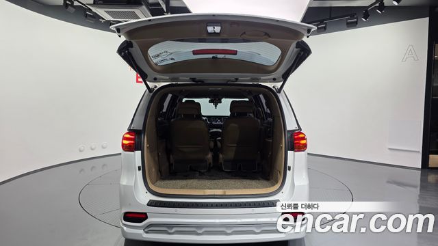 Kia Canival 2020 — photo 20