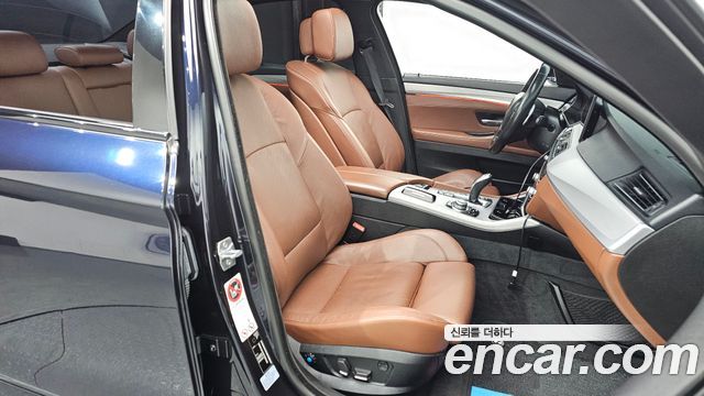BMW 5-Series 2013 — photo 10