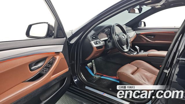 BMW 5-Series 2013 — photo 11