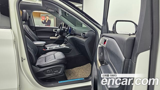 Ford Explorer 2020 — photo 10
