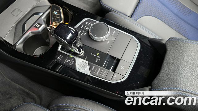 BMW 1-Series 2023 — photo 9
