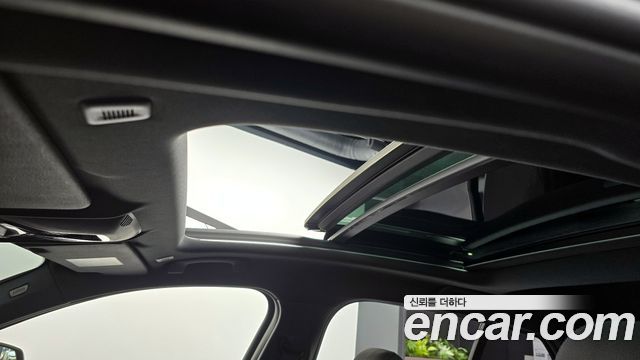 BMW 1-Series 2023 — photo 17