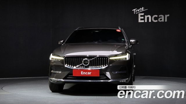 Volvo XC60 2022 — photo 3