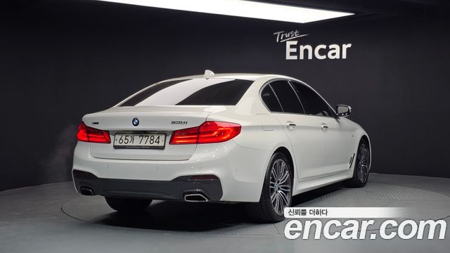 BMW 5-Series 2018 — photo 2