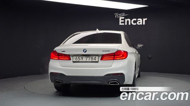 BMW 5-Series 2018 — photo 4