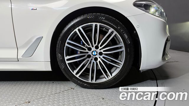 BMW 5-Series 2018 — photo 5