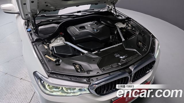 BMW 5-Series 2018 — photo 6