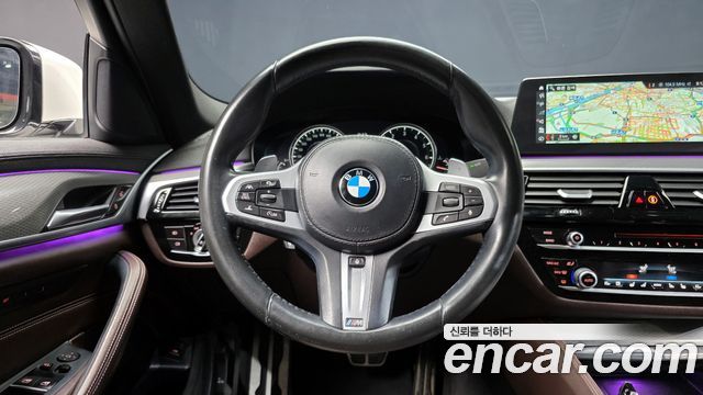 BMW 5-Series 2018 — photo 13
