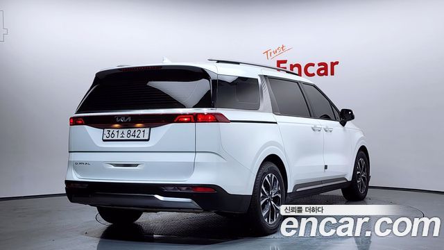 Kia Canival 2022 — photo 2