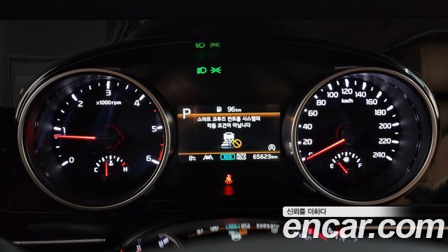 Kia Canival 2022 — photo 8
