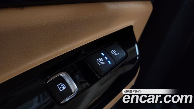 Kia Canival 2022 — photo 19