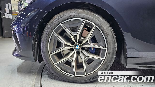 BMW 5-Series 2025 — photo 5