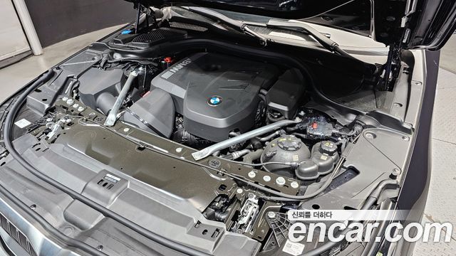 BMW 5-Series 2025 — photo 6